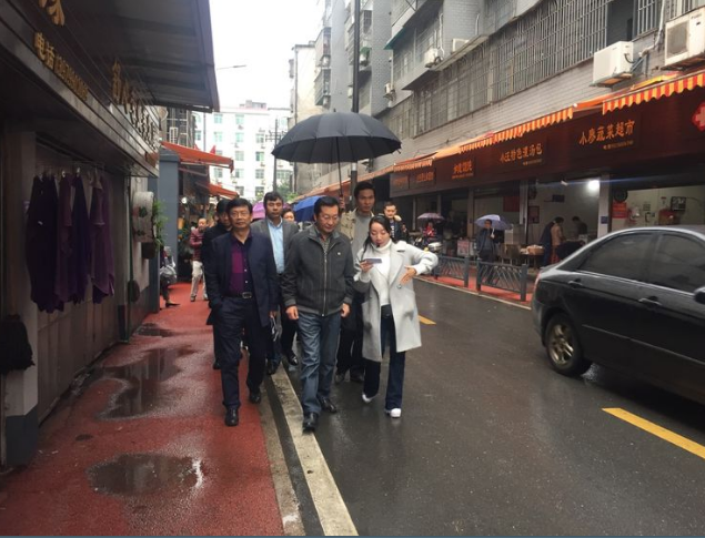 市人大常委会到安源区开展城市管理和建设情况调研