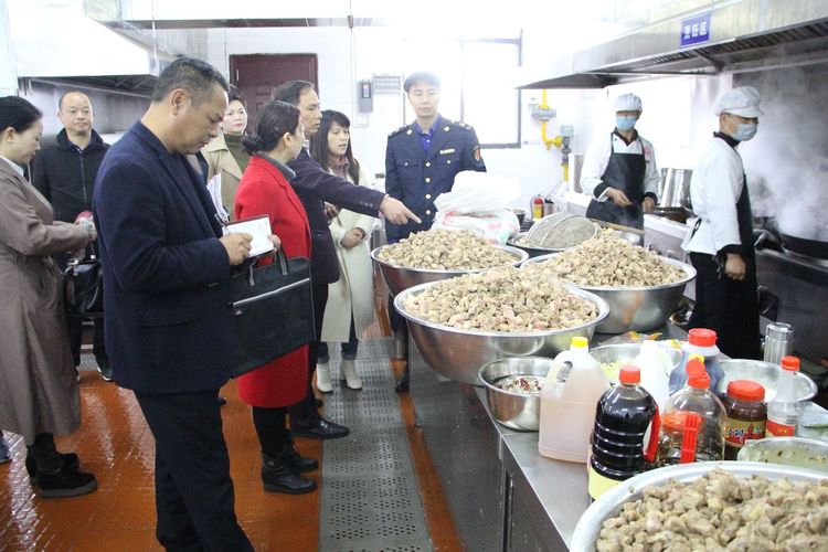 安源区人大常委会对全区贯彻落实《学校食品安全与营养健康管理规定》情况开展执法检查